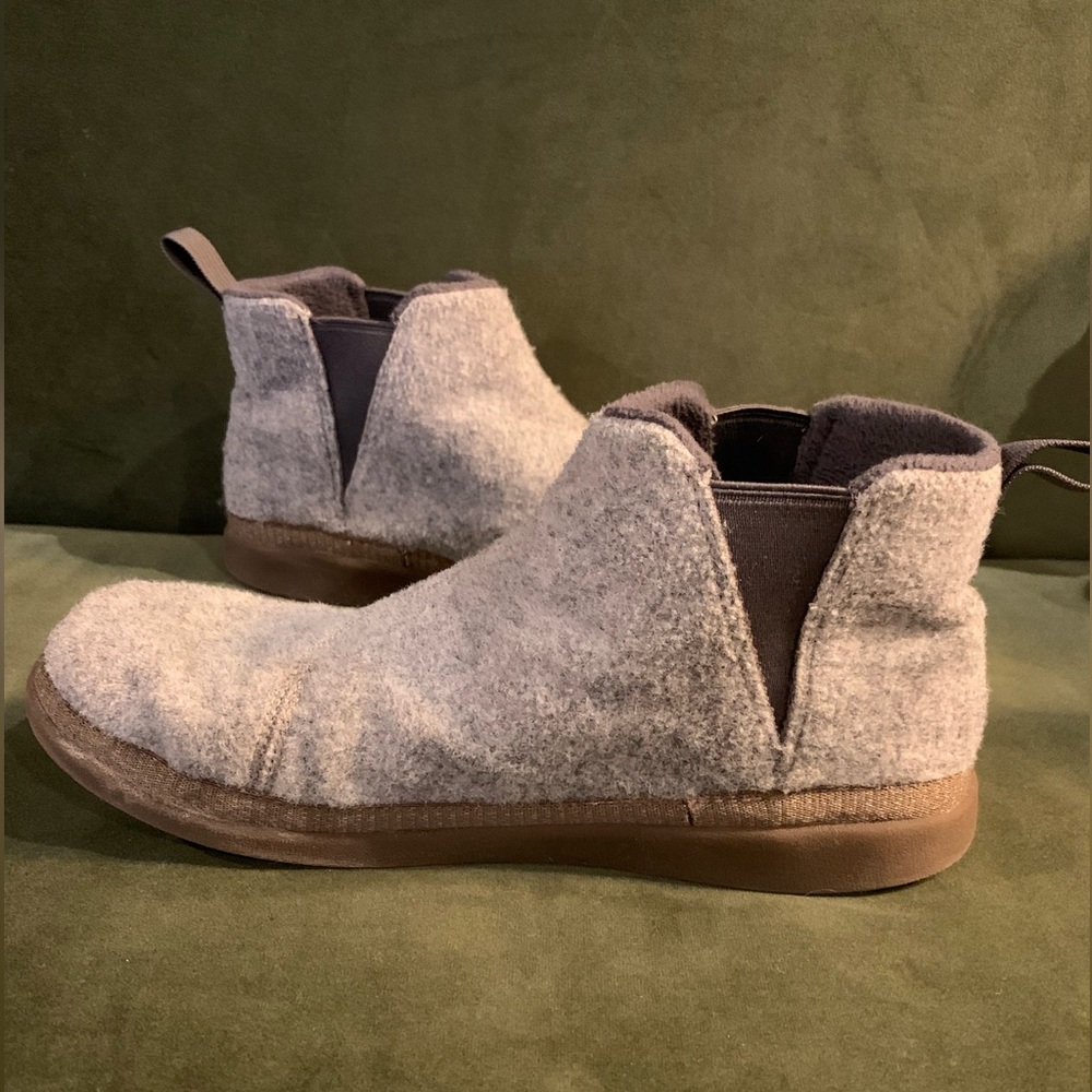 Chaco Women’s Revel Chelsea V-gore Boot Gray